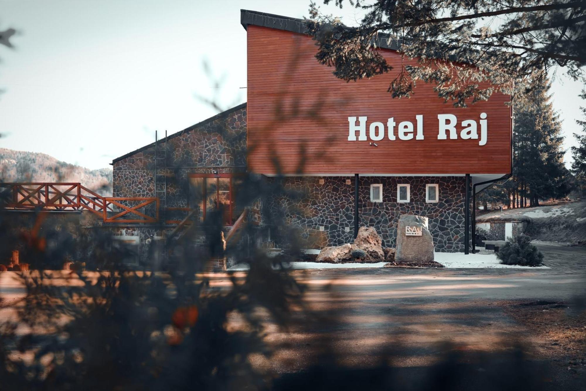 Hotel Raj Dedinky Esterno foto
